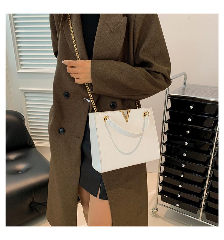 2023 Retro Casual Winter Tote: Large Capacity Solid Color Diamond Lattice Underarm Bag