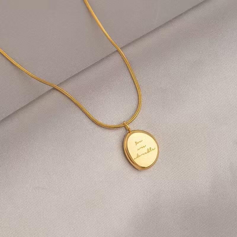 Gold Titanium Steel Clavicle Necklace For Women Light Luxury Versatile Fashion Jewelry