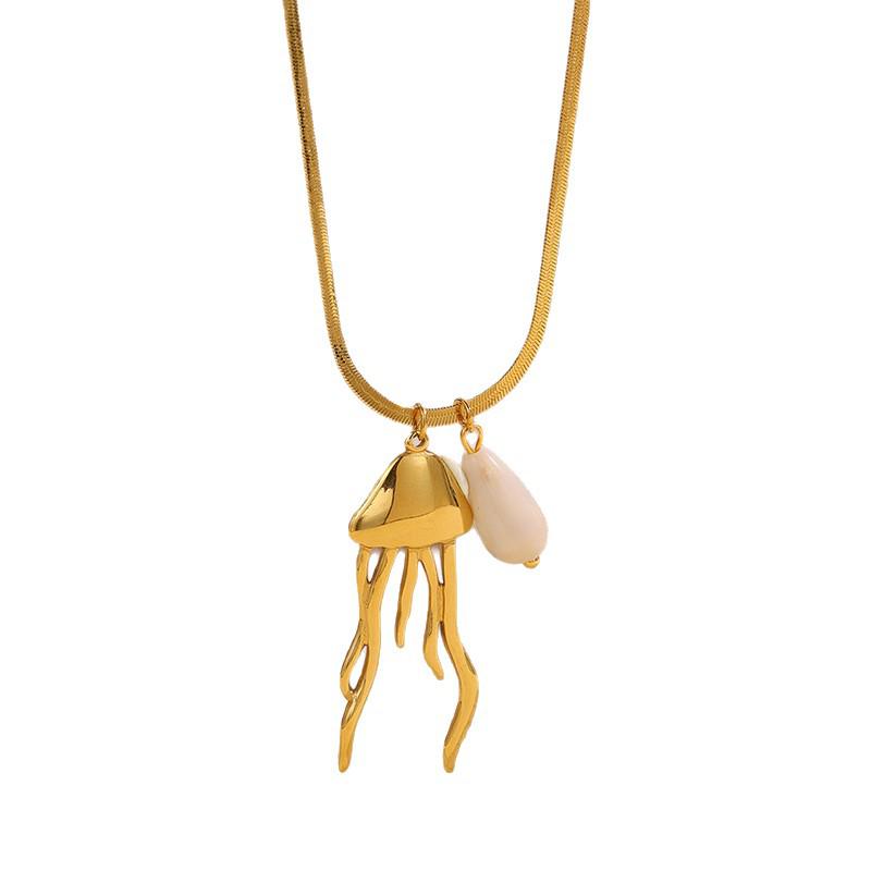 Stylish Jellyfish Pendant Titanium Necklace – Light Luxury Ocean-Inspired Clavicle Chain