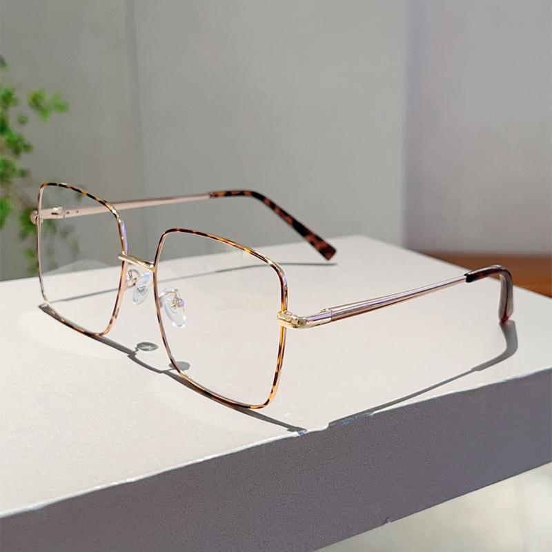 Vintage Square Glasses New Stylish Oversized Korean Style Eyewear Trendy Luxury Design Blue Light Blocking Optical Frames