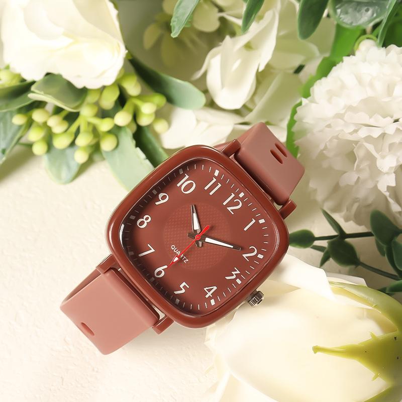 Fashionable Square Dial Teen Watch Quartz Movement 30m Water Resistance And Casual Style