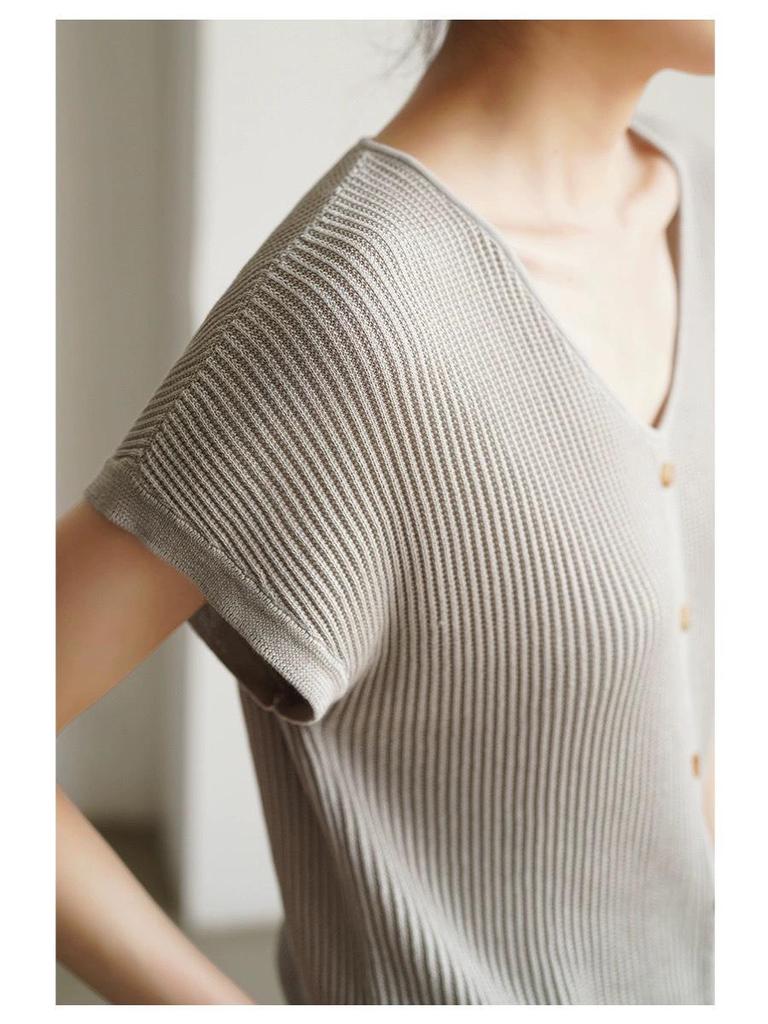 Exquisite French Retro Ice Silk V-Neck Knitted Summer T-Shirt for Women