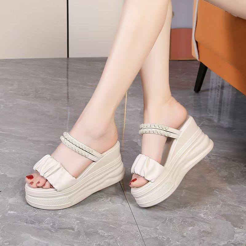 Slope Heeled Slippers Women Outside 2025 New Summer Fashion Bright Diamond Versatile Thick Sole Sponge Slipper Women Shoes