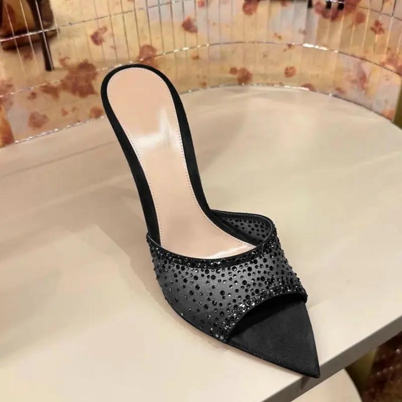 Franske Kvinners Sommer Utendørs Bruk Slides 2025 Nye Høyhælte Stiletter Spisse Tær Åpen Tå Tøfler