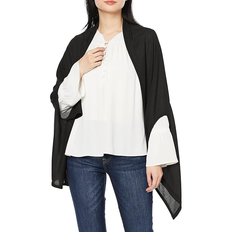 

A large sunshade stole that you can easily put on. Black