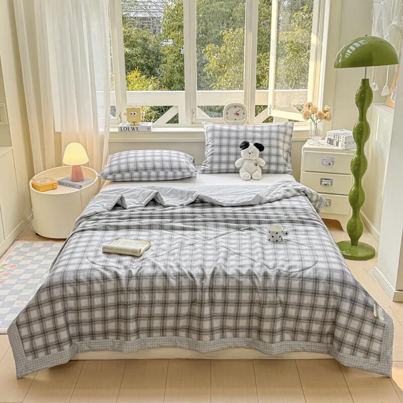 Muji All-Season Regenerated Cellulose Fiber Quilt