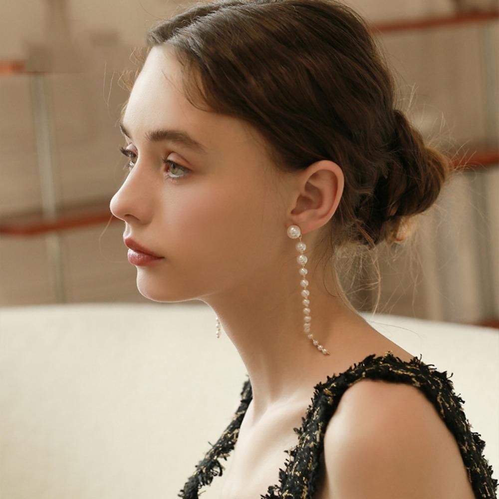 Silver Needle Pearl Long Fringed Stud Earrings French Retro Elegant Temperament Earrings Light Luxury High-end Personalized Earrings