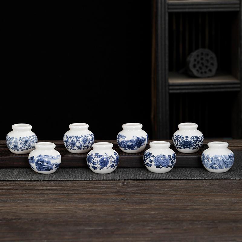 Mini Retro Blue & White Porcelain Hydroponic Pennywort Vase for Tea Ceremony Decoration