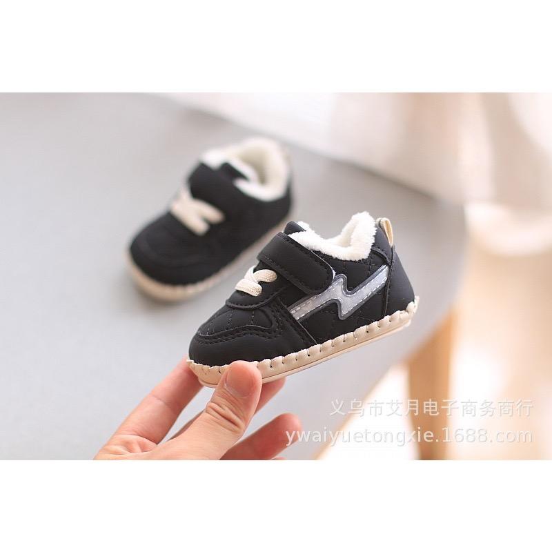 Winter One-year-old Boys and Girls Baby Walking Shoes Soft Soles 6-12 Months Infants and Young Children Shoes Warm Cotton Shoes Fall