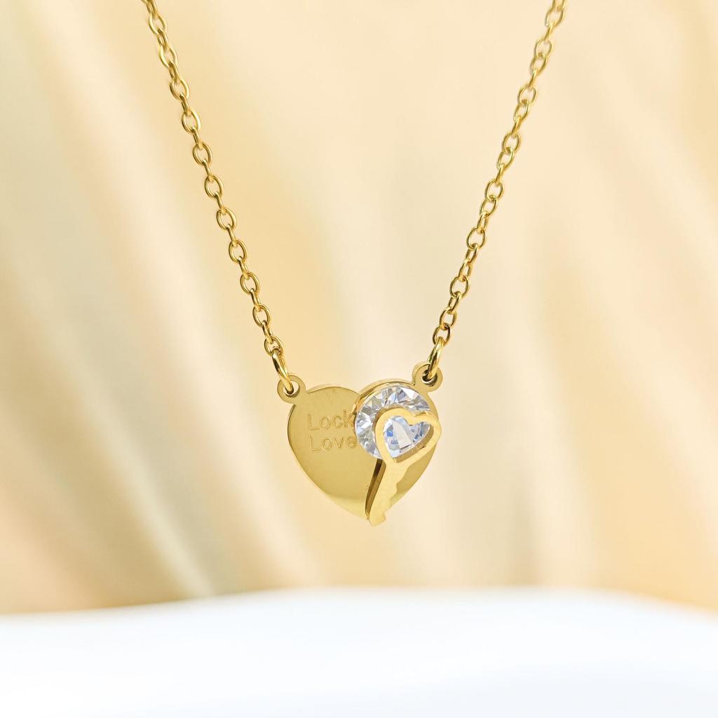 2025 Trendy Love Heart Zircon Clavicle Necklace: Korean Style Titanium Steel Pendant
