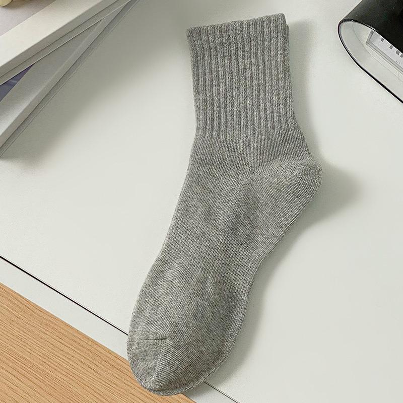 

Мужские осенне-зимние спортивные влагоотводящие однотонные повседневные носки-гольфы 1 pair светло-серый