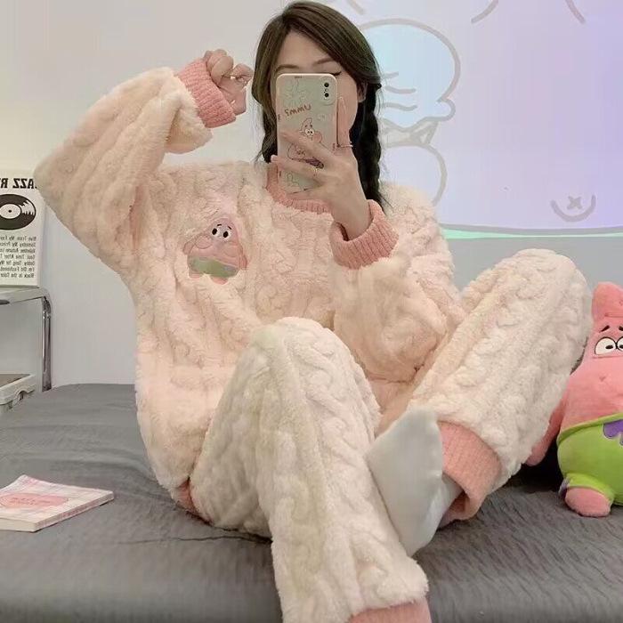 Women's 2024 Winter Coral Fleece Pajama Set - Stylish Flannel Suit for Autumn and Winter, Wearable Outdoors