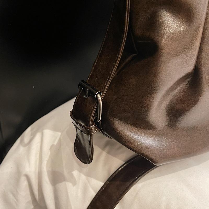 Fashion Leather Shoulder Bag for Women Multi Compartment Square Bag Retro Crossbody Bag Perfect for Shopping Daily Life and Weekend Outings