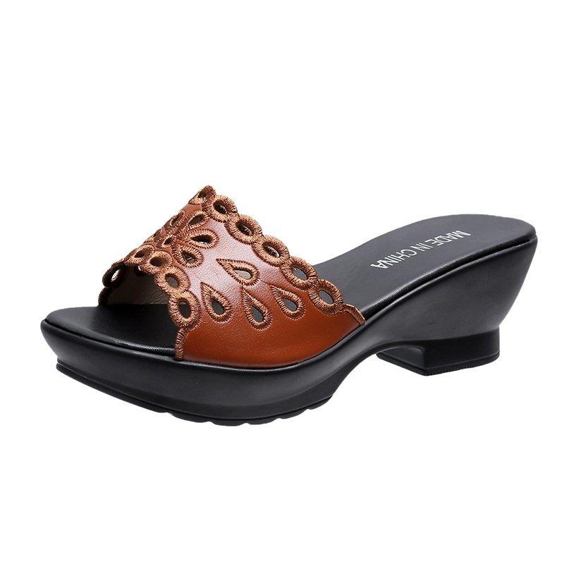 

Женские открытые тапочки с круглым носком, простой дизайн, универсальный однотонный цвет, модные удобные тапочки на танкетке, сандалии для женщин на лето 35