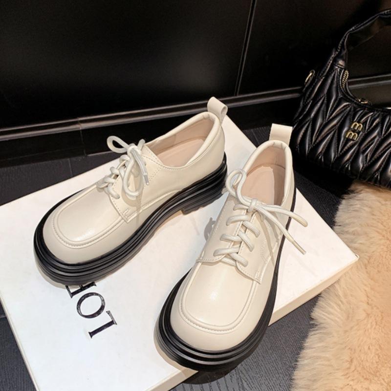 

Spot second hair~ Новые ретро-черные однотонные туфли 2025 года, женские кожаные туфли на толстой подошве, универсальные туфли в британском стиле со шнуровкой. 40