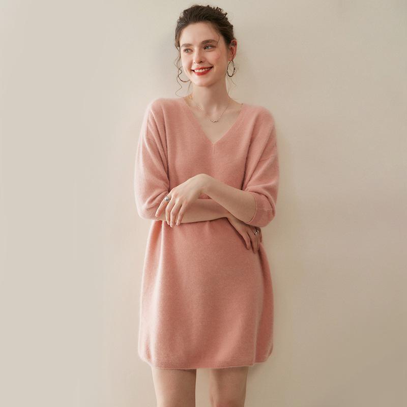 Women's 100% Cashmere Round Neck Long Knit Dress - Thickened Loose Fit for Autumn/Winter, Over-the-Knee Style.