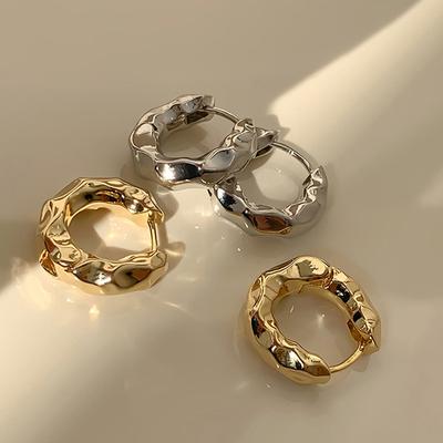 Orecchini a Cerchio Vintage Colore Freddo Metallo Spesso Esagerazione Onda Irregolare Geometria Concisa Orecchini a Cerchio Per Donna Ragazza
