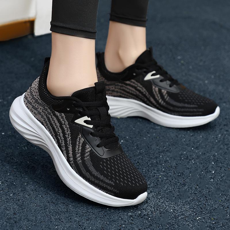 Spring new shoes mesh breathable sports shoes lightweight student running shoes non-slip soft sole comfortable