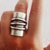 Retro en oude brede opwindring, niche design meerlaagse metalen ring, hip-hop punkstijl accessoires