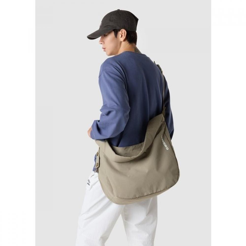 Umbro Unisex 2way Big Bag Uq423cbgo4tup blacks/FREE