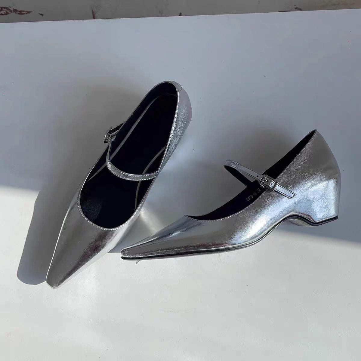 

2025 new French temperament one-word buckle with thick heel Mary Jane women s shoes pointed single shoes light mouth commuter high heels 40 срібний