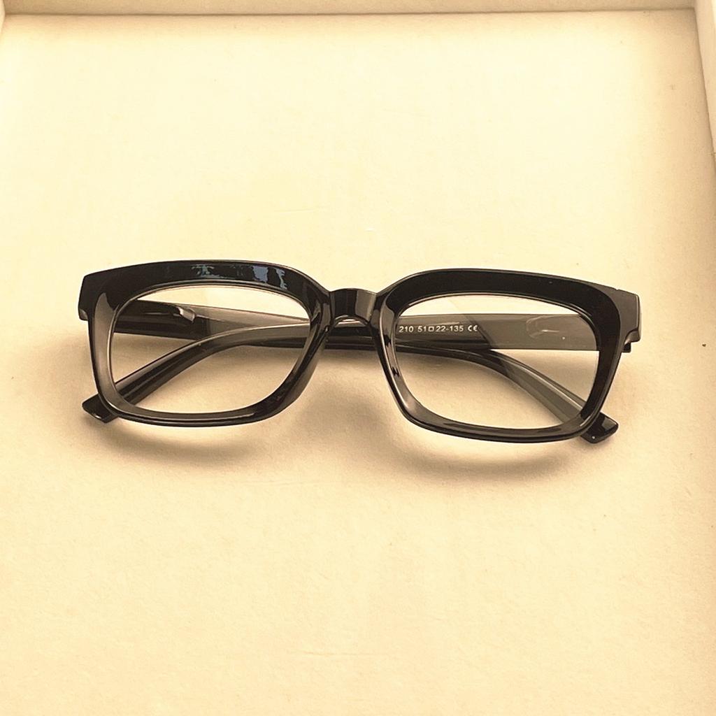 Trendy and Fashionable Square Reading Glasses with Spring Hinges - Tortoiseshell Shell, Solid Brown and Leopard Print Frame