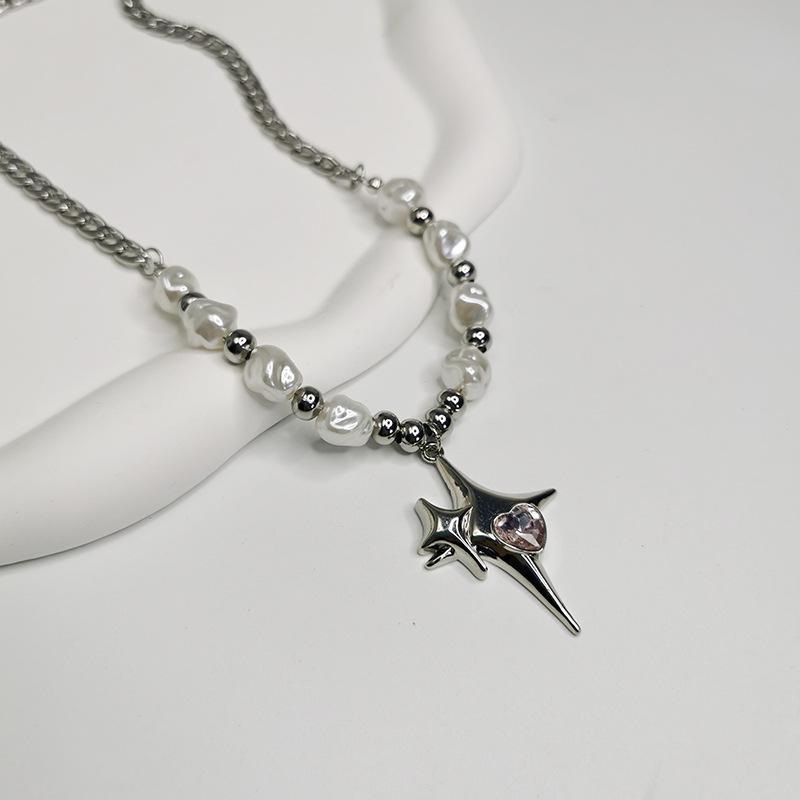 Pearl Heart Mango Star Pendant Necklace: Niche Design for Men & Women, Titanium Steel Clavicle Chain, Light Luxury Style