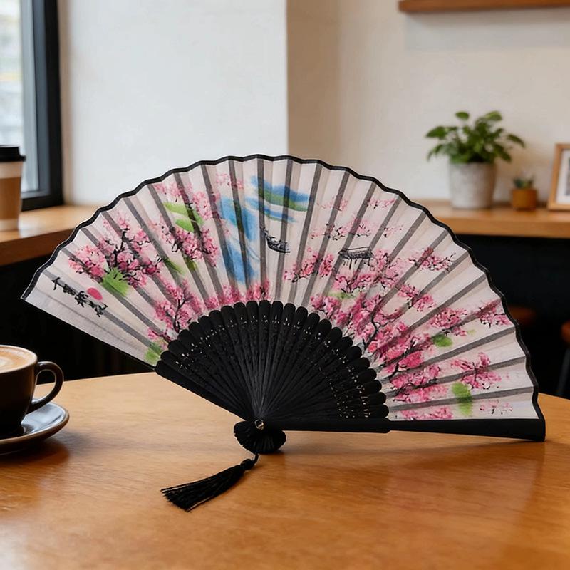 Retro-Tanzfächer im japanischen Stil für den Sommer - Klassischer antiker Stil
