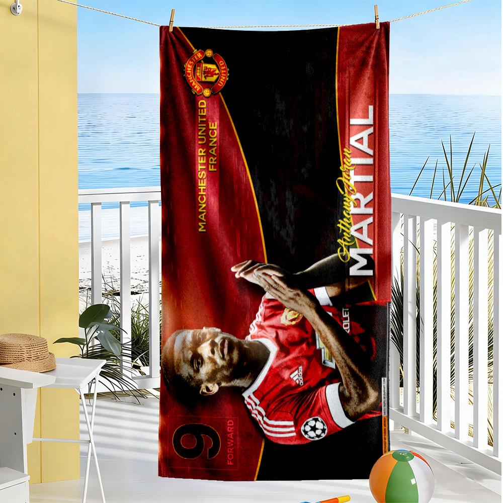 Dynamic Soccer Moment Beach Towel Super Soft & Absorbent Comfortable Lightweight Suitable for Sports, Travel, Swimming, Yoga, Bathroom, Beach, And Poo