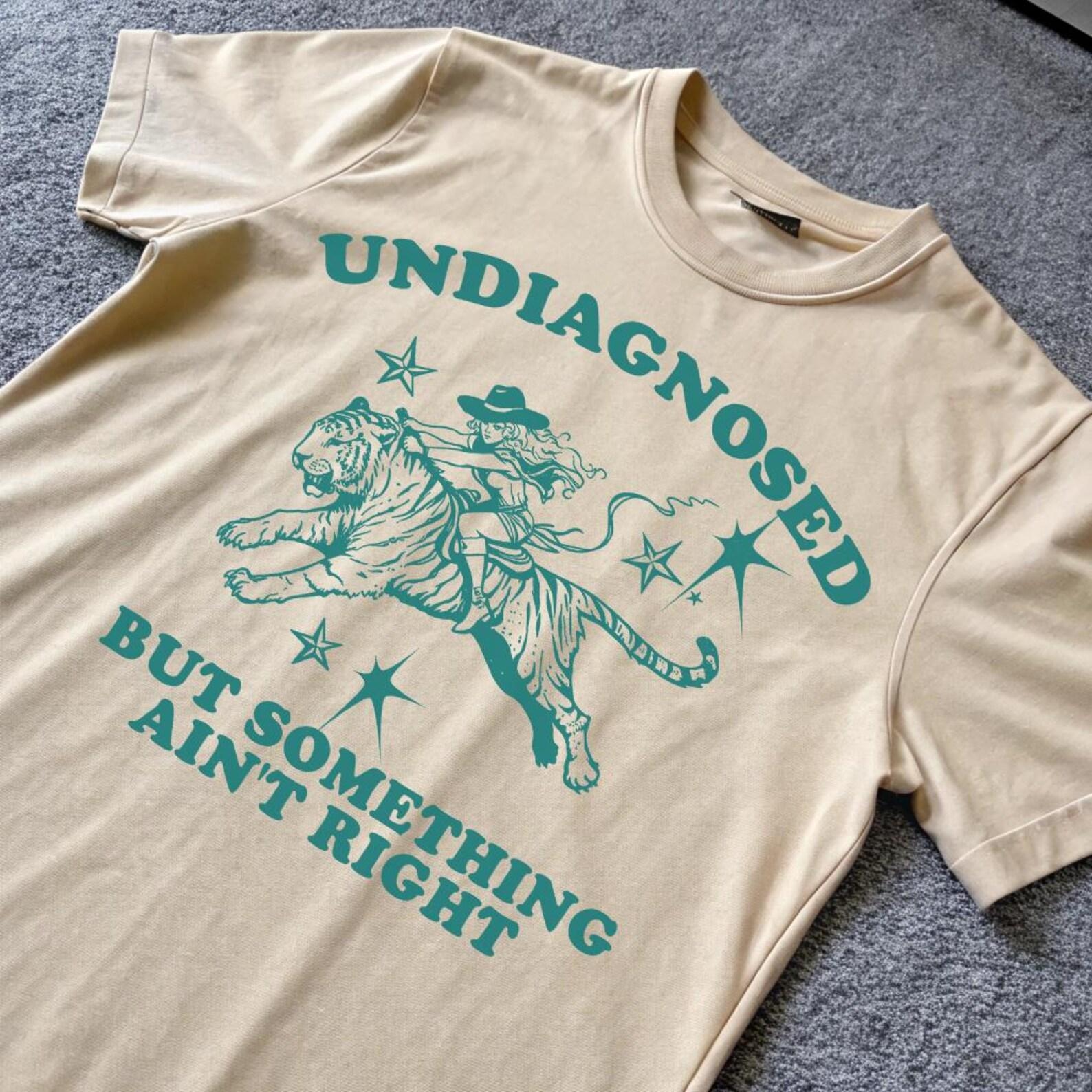 Undiagnosed Cowgirl Vintage Style Shirt, Cowboy Meme Y2k t-shirt, funny unhinged western meme T-Shirt XL