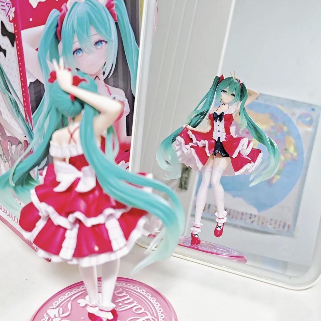 The Hatsune Miku Lolita Figure Fashion Anime Miku Collection Action Figurine Kawaii Cute Model Desktop Ornaments Toy