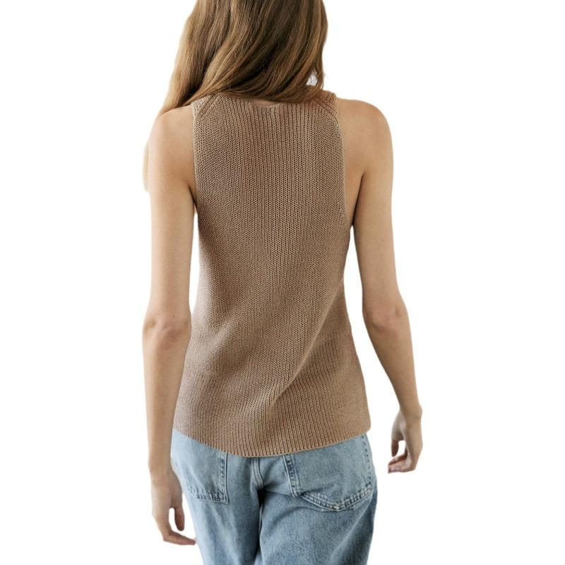 The New Women's Wear Is Elegant and Stylis Featuring A Sleevelessdrawstring Knitted Sweater and A Vest