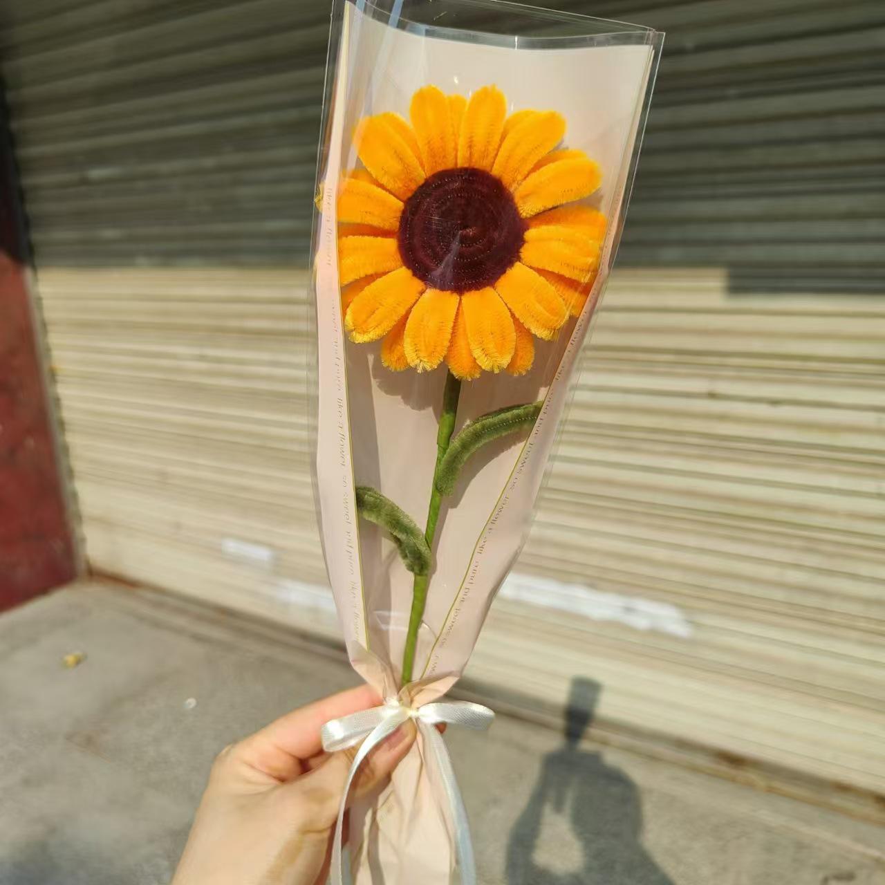

Handcrafted DIY Sunflower Twist Bouquet for College Entrance Gifts