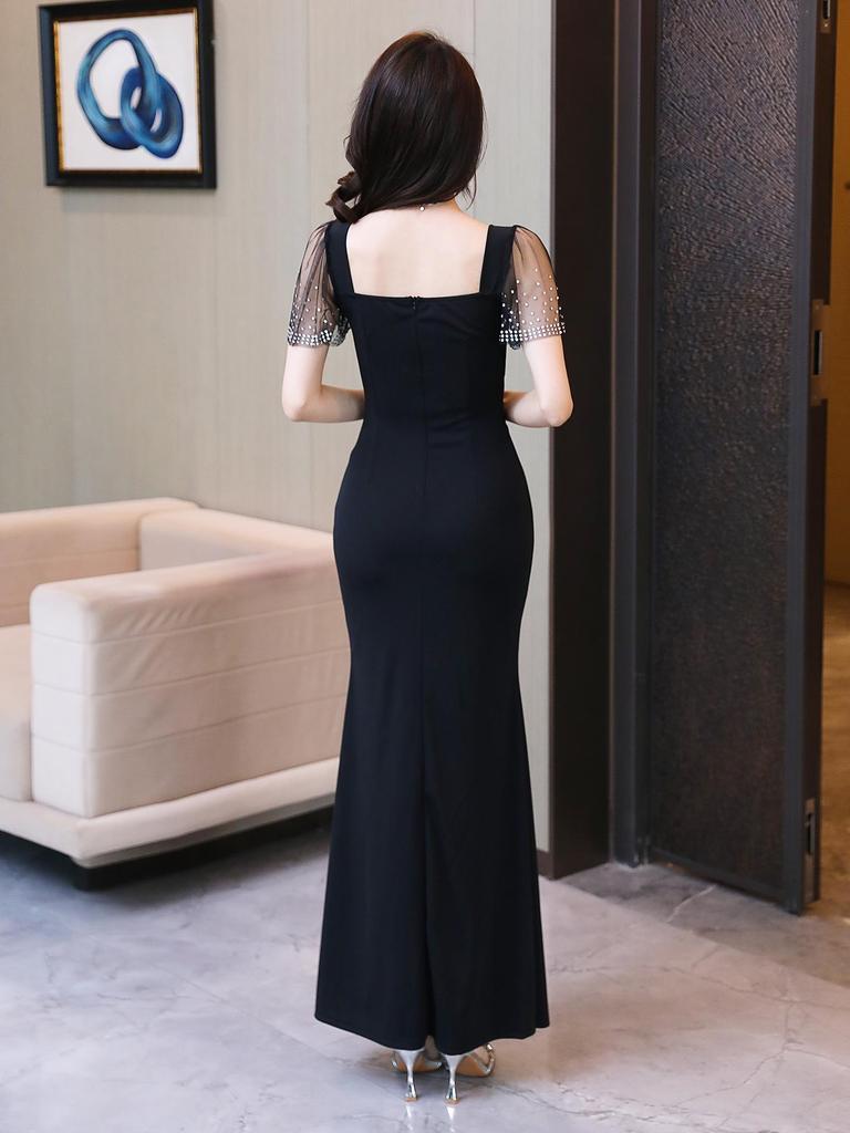 Elegant Black Square Neck Slit Dress - Women's Nightclub Evening Gown for Foot Bath Technician Workwear