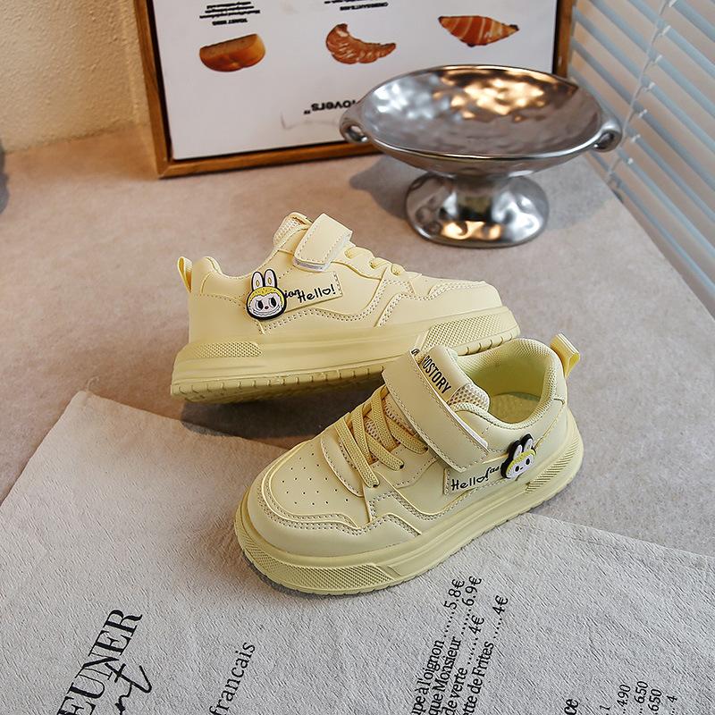 

Девочки маленькие белые туфли 2025 осень новые универсальные кожаные мультяшные рабуб мягкая подошва спортивная обувь повседневные туфли на толстой подошве 30 жёлтый