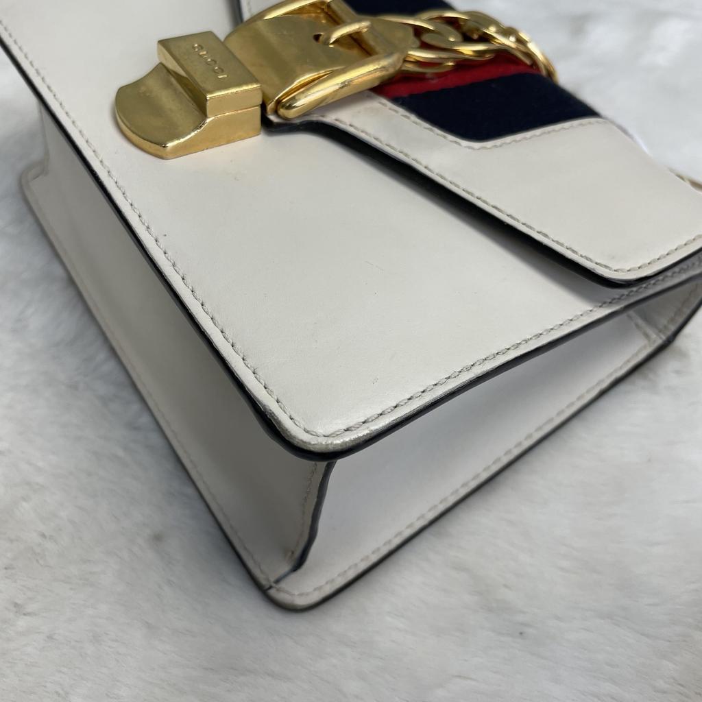 [Pre-Owned] Sylvie Gold Buckle Striped Web Satin Bow Chain Mini Shoulder Bag - Good #H3OS6N
