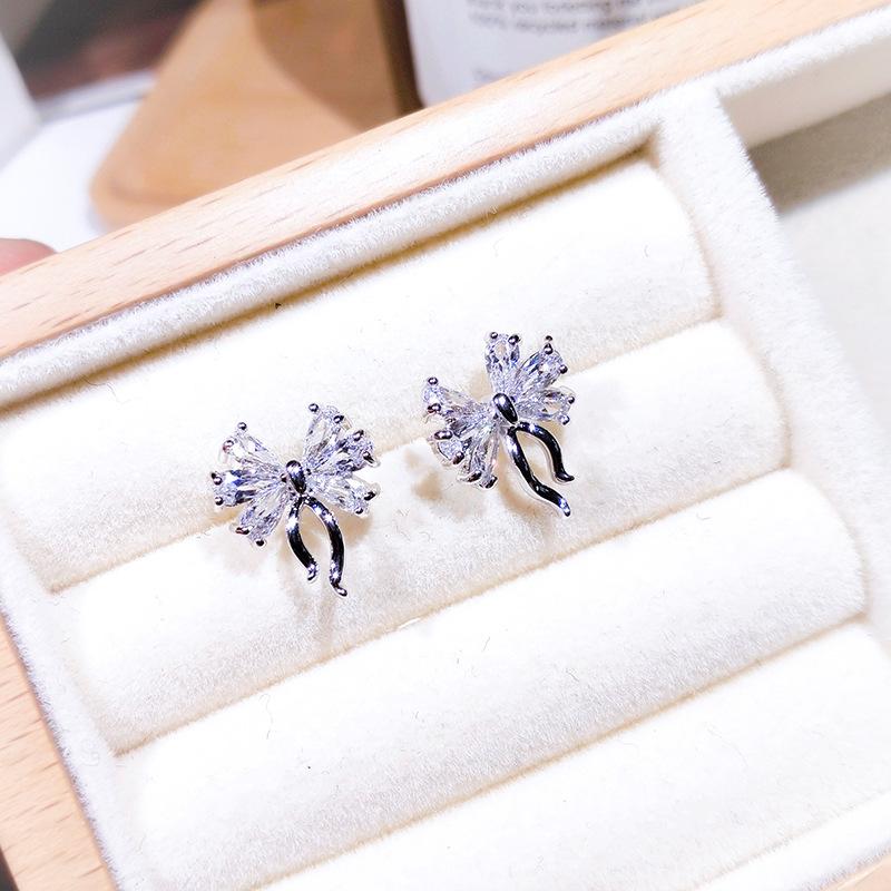 Huitan Aesthetic Women's Earrings Ear Piercing Daily Wear Fancy Bow Earrings with CZ Luxury Fashion Female Wedding Zircon 2021