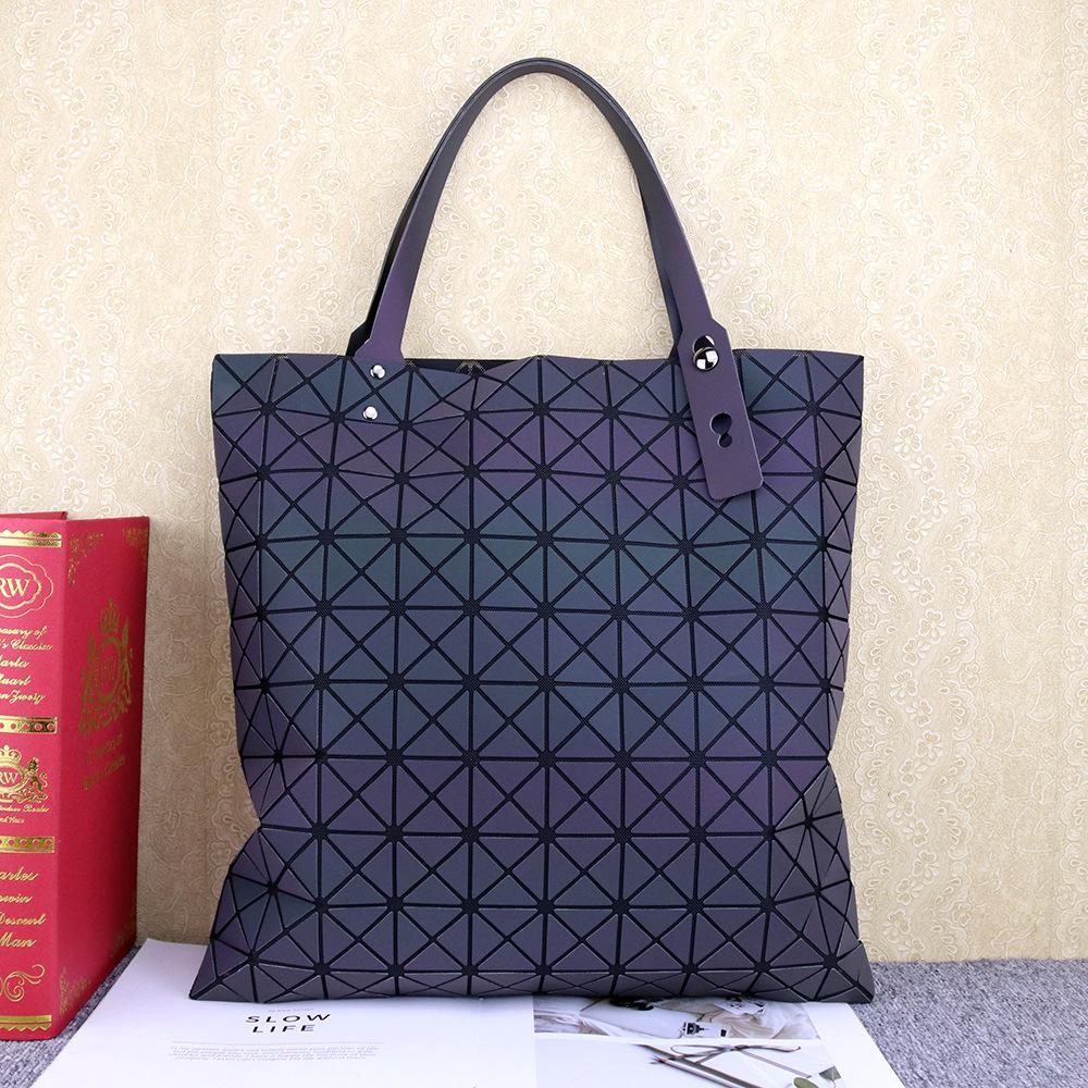Shoulder Bag Women's New Gradual Change Color Large Capacity Matte Laser Luminous Lattice Geometric Handbag Bag Women