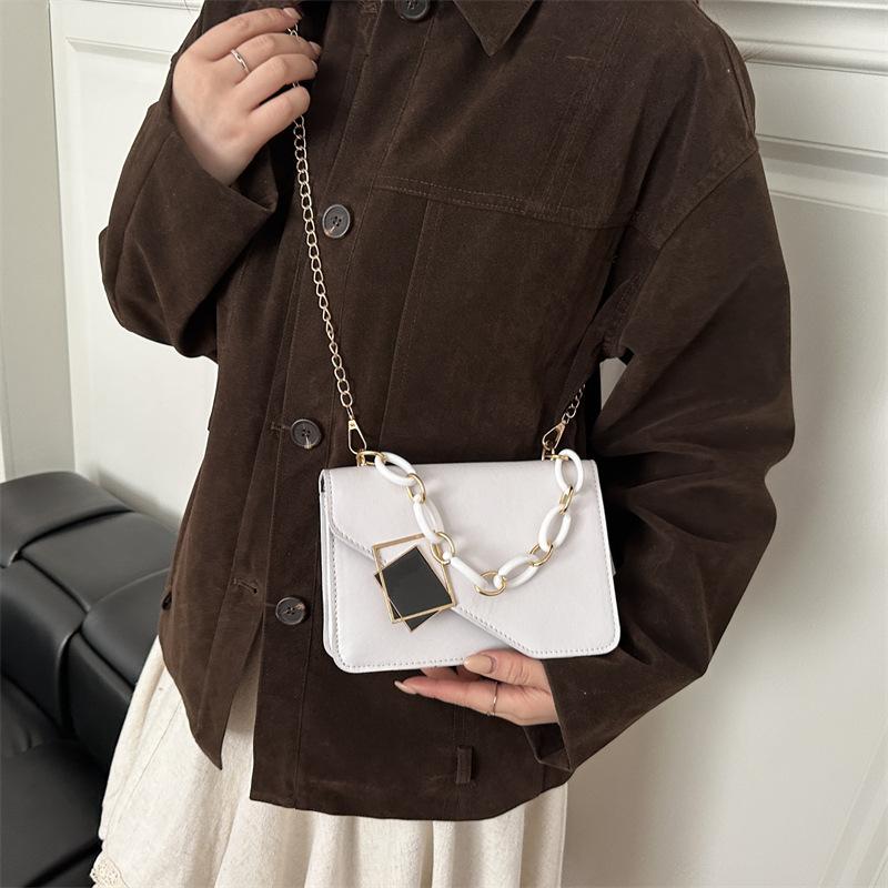 Einfache einfarbige Damen-Quadrat-Schultertaschen Strukturierte Damen-Ketten-Crossbody-Tasche Vielseitige Damen-PU-Leder-Klapp-Handtaschen