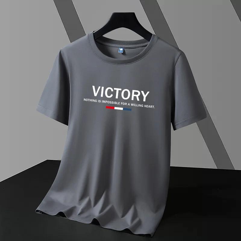 Pánské bavlněné tričko s krátkým rukávem a kulatým výstřihem, volného střihu, s letním motivem Paříže a anglickým nápisem.