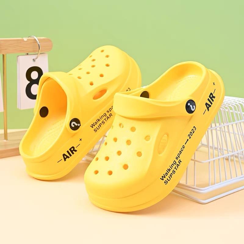 Children's Hole Shoes, Men's and Women's Middle-aged and Older Children's 2025 Summer DIY Durable Non-slip Thick-soled Beach Cute Cool Slippers