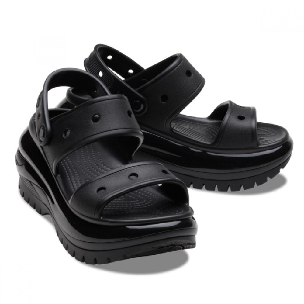 

CrocS Women S Mega cruSh Sandal 207989 001 M6W8(250)