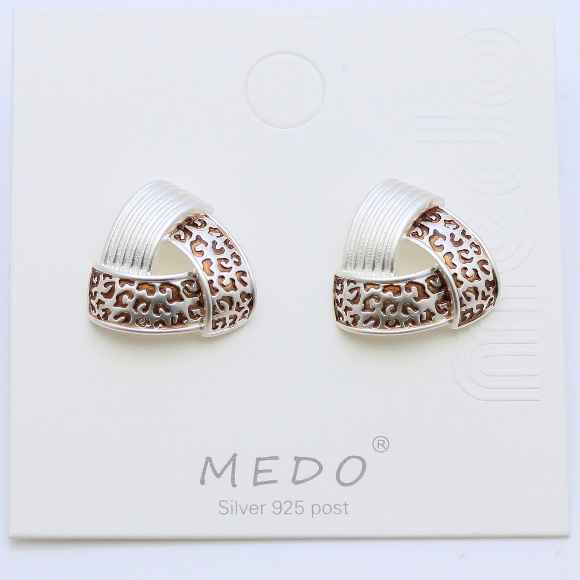 

Осенне-зимние треугольные серьги с леопардовым принтом - серебро S925