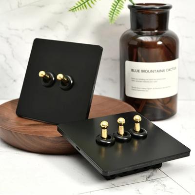 86 Typ Retro Przełącznik 1-4 Gang 2 Way Wall Light Mosiężny Przełącznik dźwigniowy Czarny matowy Panel ze stali nierdzewnej Gniazdo zasilania UE FR