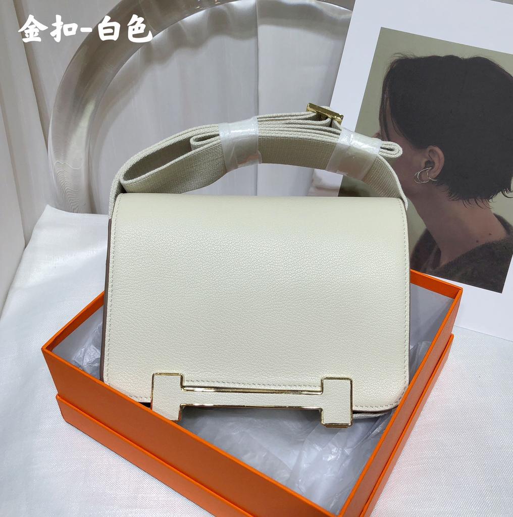 2025 New wide strap geta clog bag leather women's bag commuting versatile one-shoulder crossbody stewardess bag small square bag