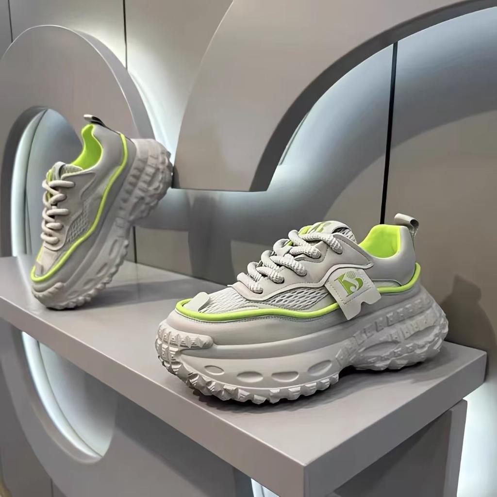 Men's shoes for men's summer trendy brand casual sports shoes for running, non-slip thick sole, and high rise inwards.