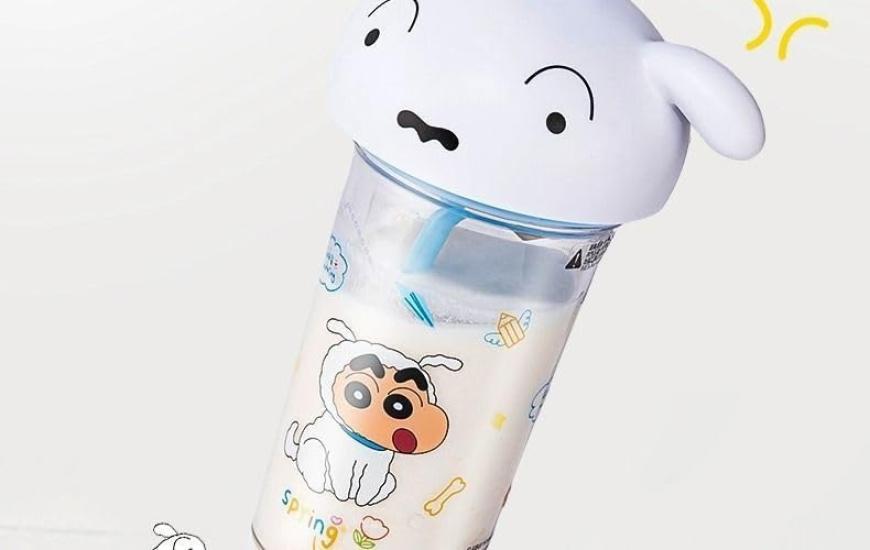 Crayon Shin-chan Straw Cup Water Bottle with Straw, Easy To Drink From, Cute and Versatile for Kids (Color: Crayon Shin-chan D, Size: 500ml),