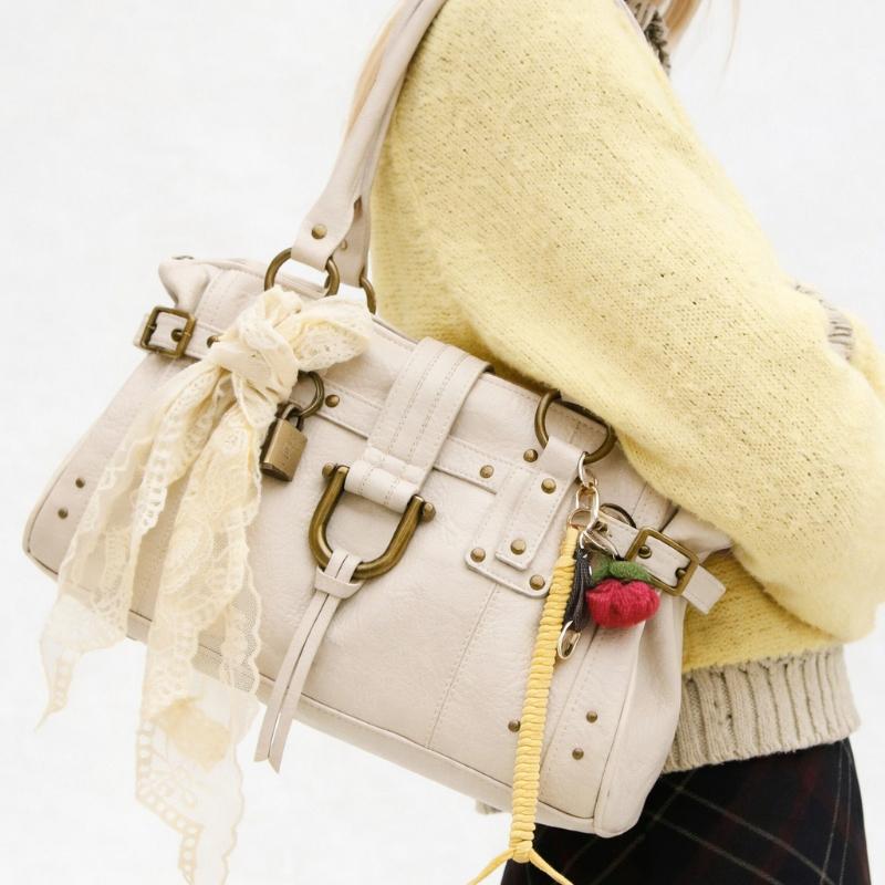 Women's New Y2K Millennium Style Large Capacity Tote Bag with Retro Design Lock Head Rivet Women's Handheld Underarm Bag