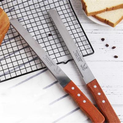 Cuțit de pâine din oțel inoxidabil Cuțit de ferăstrău pentru prăjituri Cuțit pentru prăjitură de copt Cuțit de ferăstrău pentru prăjituri cu dinte grosier Cuțit pentru tăiat pentru gustări și desert