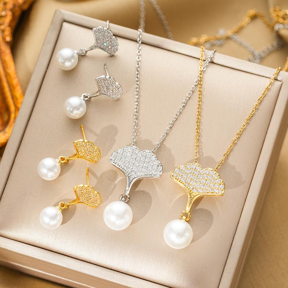 Light Luxury Flower Iris Imitation Red Sapphire Necklace Versatile Fashion Temperament Set for Women